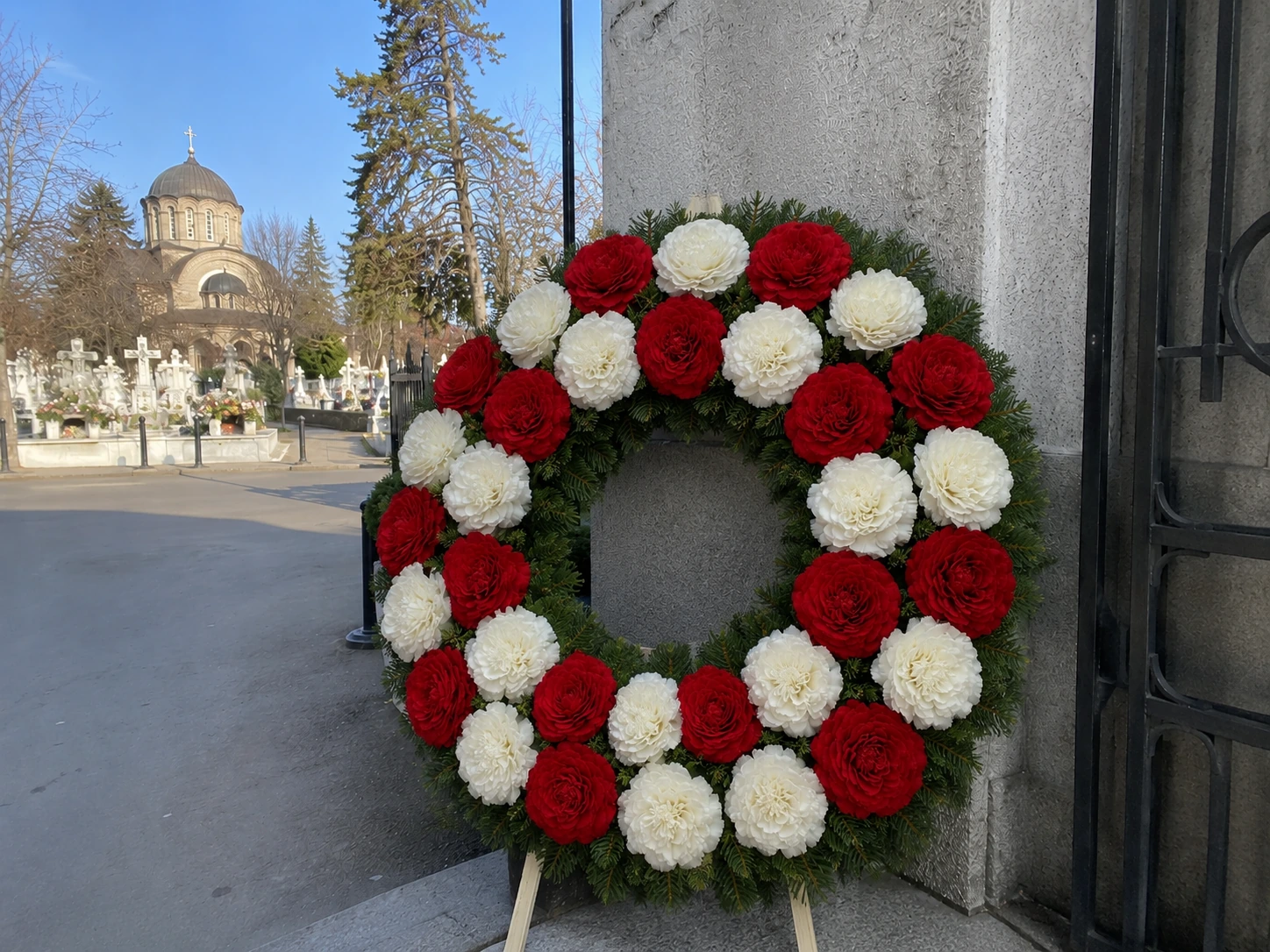 coroane funerare livrate la Cimitirul Băneasa
