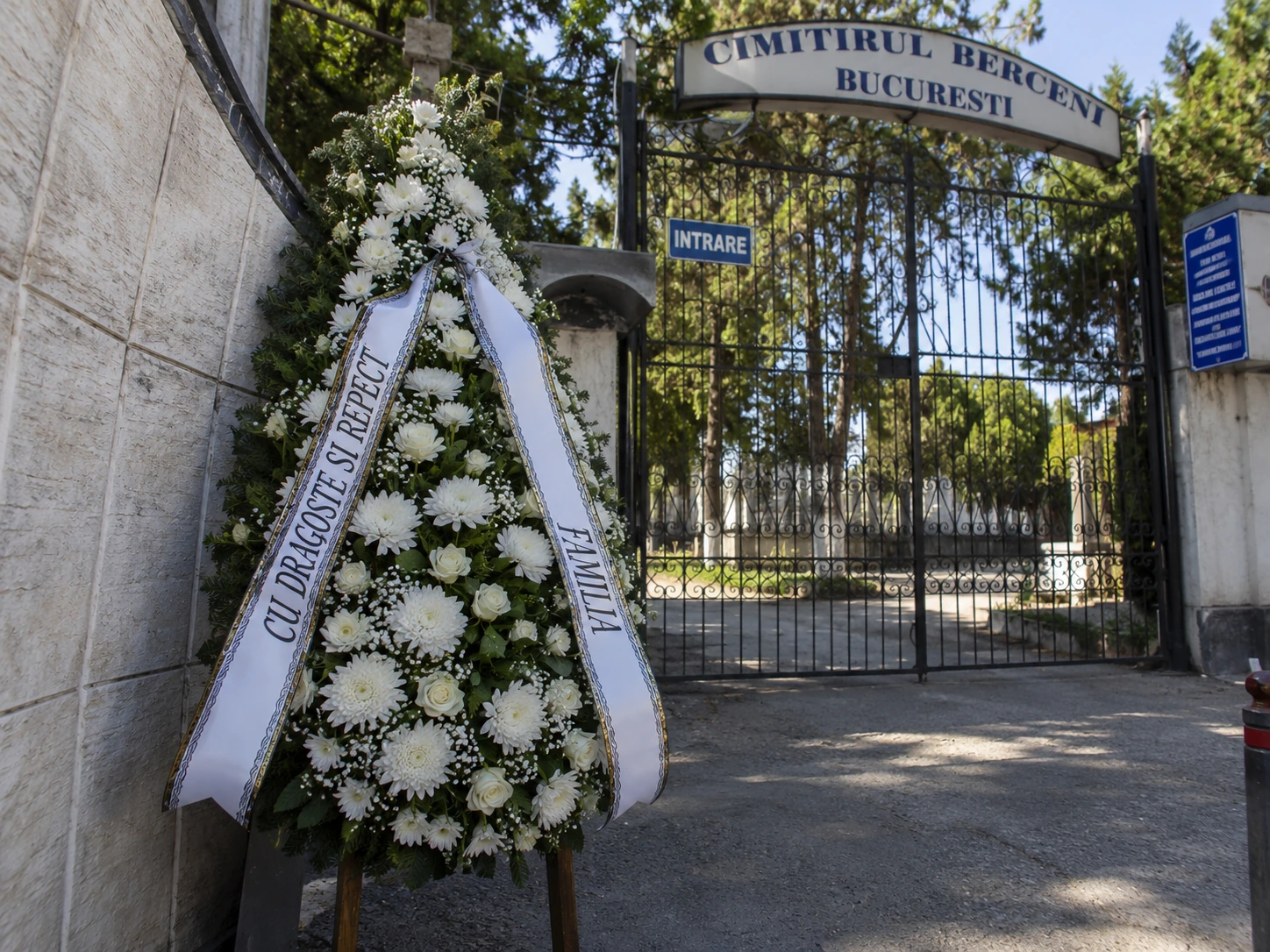coroane funerare livrate la Cimitirul Berceni