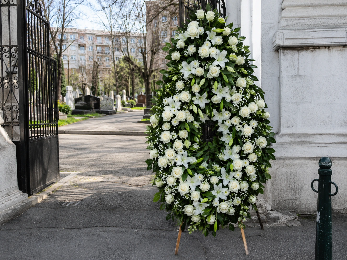 coroane funerare livrate la Cimitirul Dămăroaia