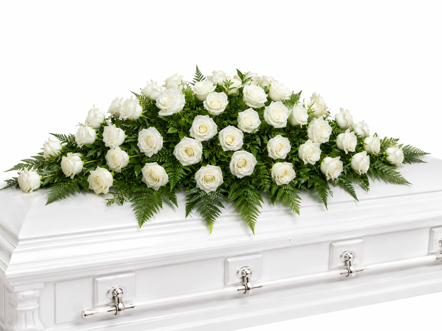 Aranjament funerar pentru sicriu din trandafiri albi - vedere pe sicriu alb